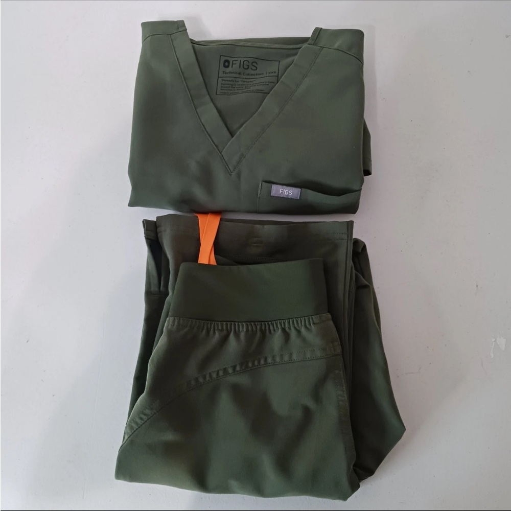 Figs Olive Green Catarina One Pocket & Kade HW